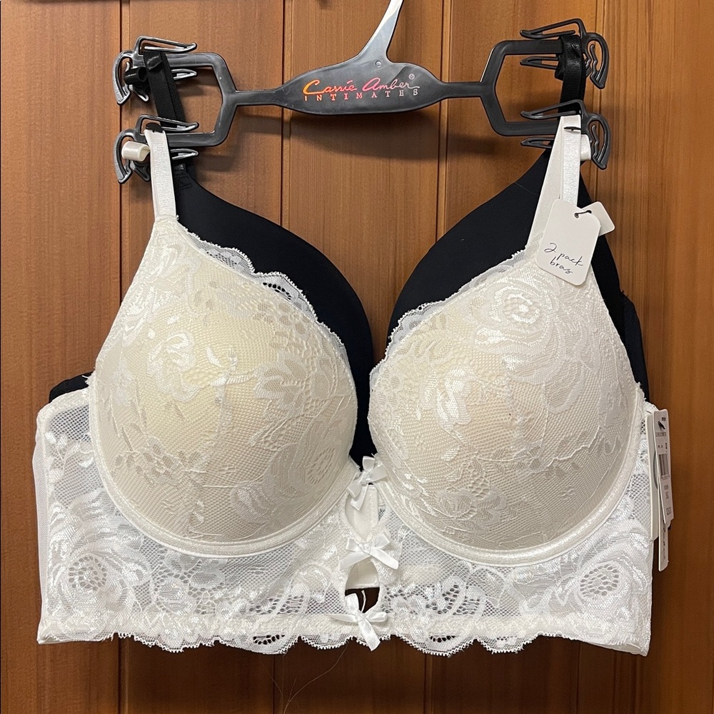 Carrie Amber Intimates White & Black 2 Pack Bra Duo 38C NWT